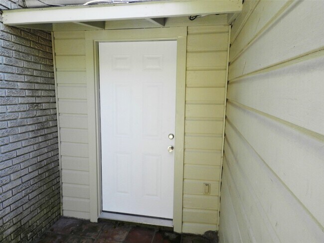 Building Photo - 2216 Truxillo St