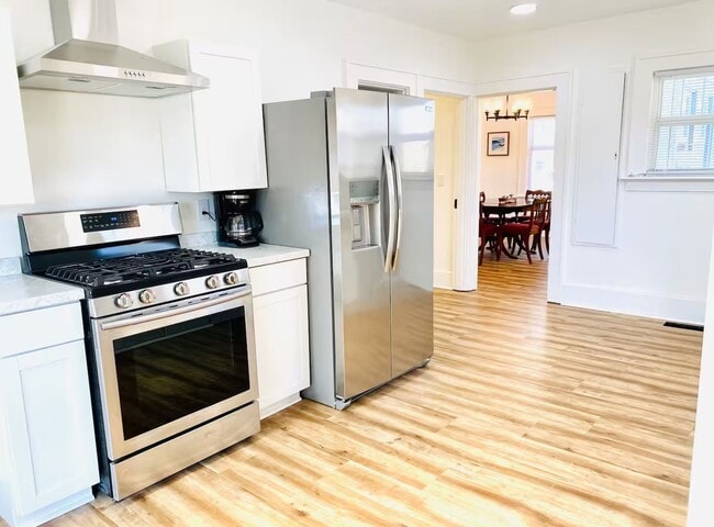 Building Photo - Beautiful Historic Home on Front Street in Lynden