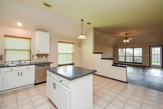 Building Photo - 11743 Berkway Trail