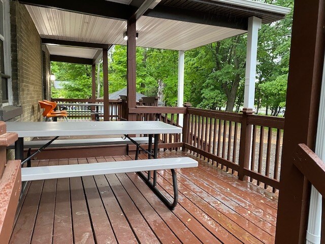 Building Photo - 33 Maple Ave