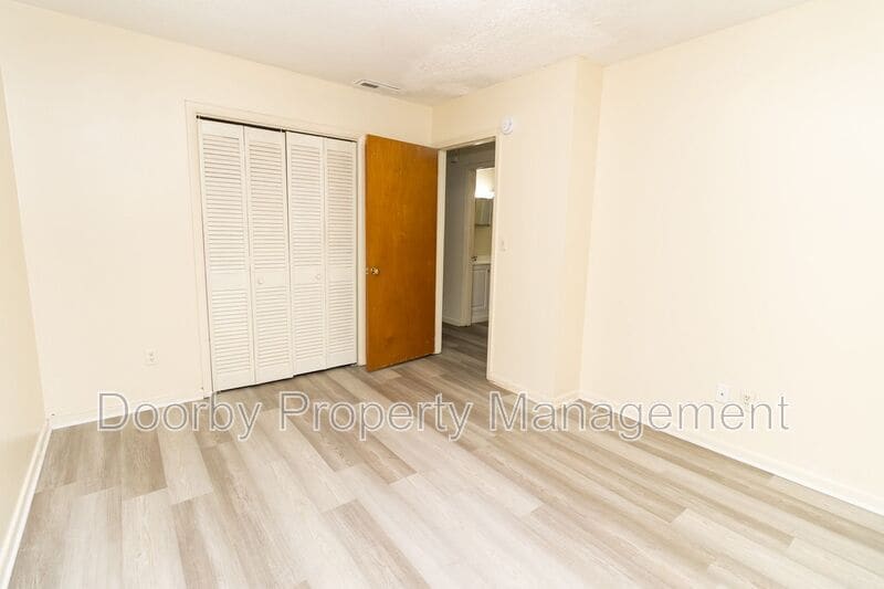 Building Photo - 7833 Basswood Ln