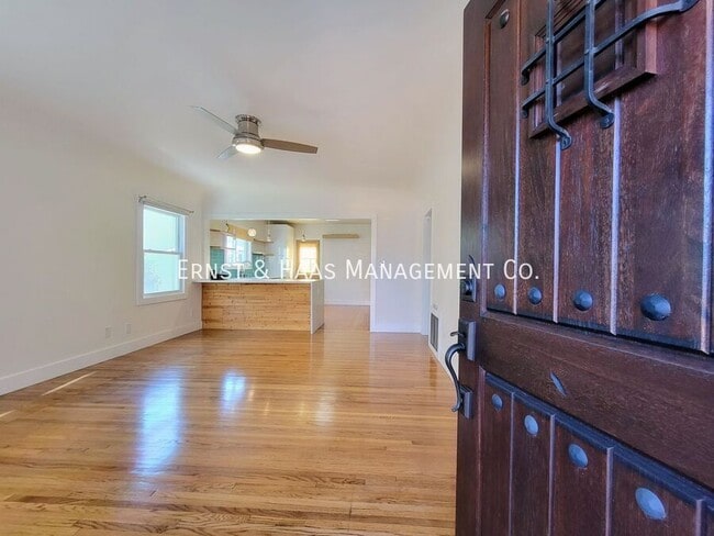 Building Photo - 1630A McKenzie St.-
