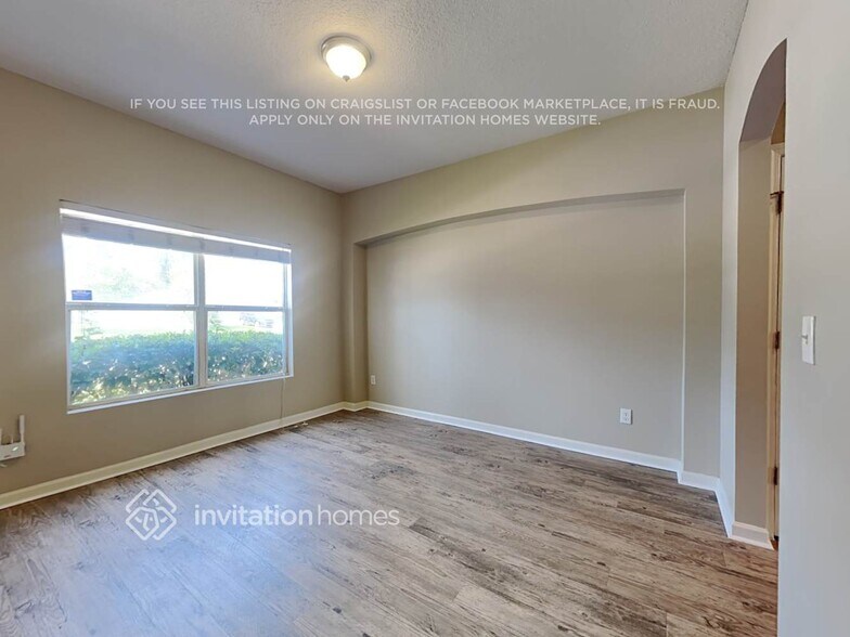 Building Photo - 15827 Canoe Creek Dr