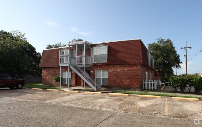 Building Photo - Alexas Gardens Apartments