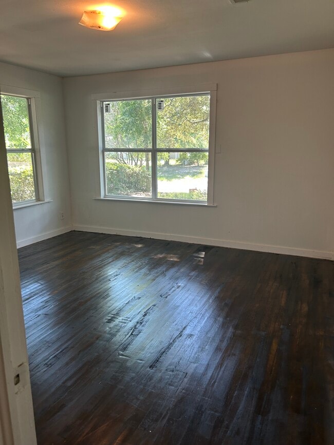 Building Photo - 1722 Terrace Dr