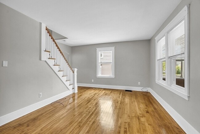 Building Photo - 36 Rowena St