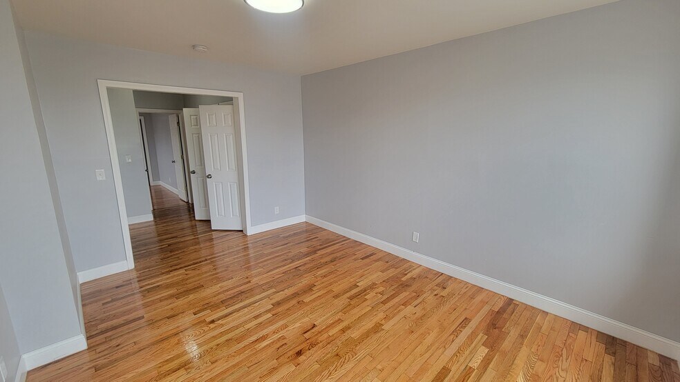 Building Photo - 715 Avenue C