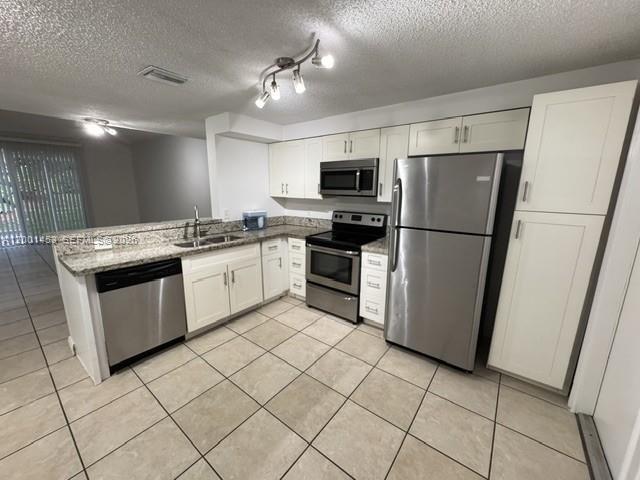 Building Photo - 721 Talavera Rd