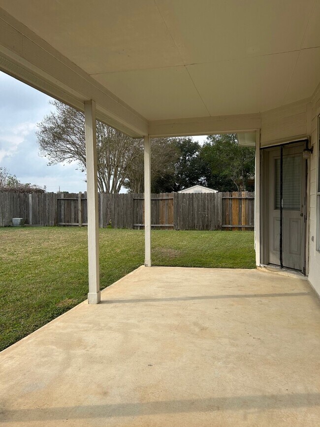 Building Photo - 20239 Goss Hollow Ln