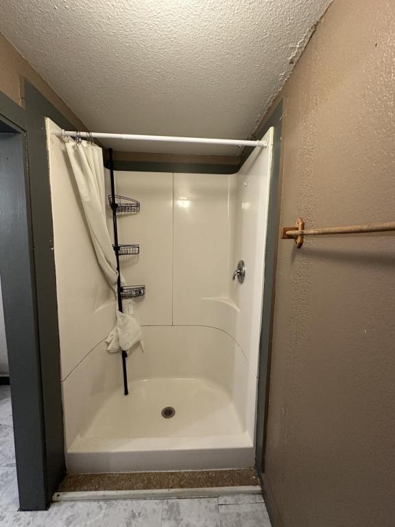 Building Photo - 205 E Main St