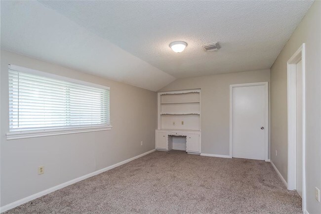 Building Photo - 12610 Pine Bough Ln