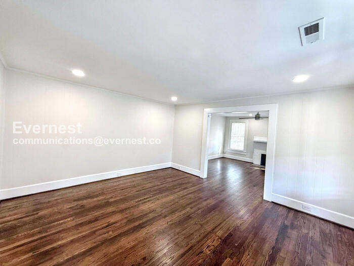 Building Photo - 745 82nd Pl S