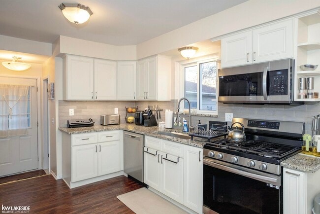 Building Photo - 28115 Little Mack Ave