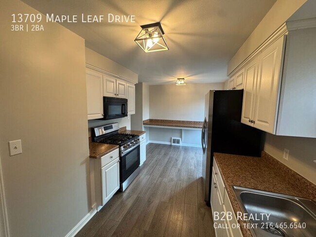 Building Photo - 13709 Maple Leaf Dr