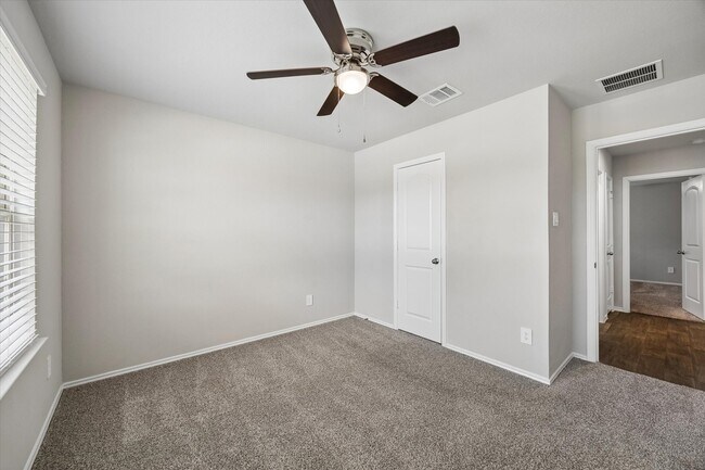 Building Photo - 40463 Gdn Hts Ln
