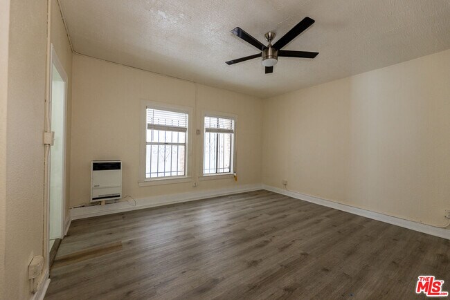 Building Photo - 661 Shatto Pl