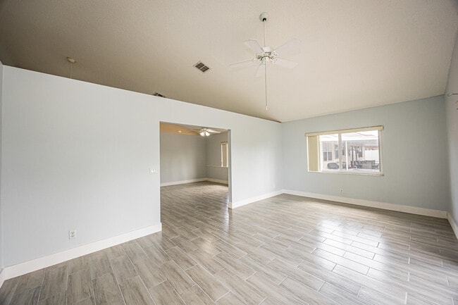 Building Photo - 5148 Rosen Blvd