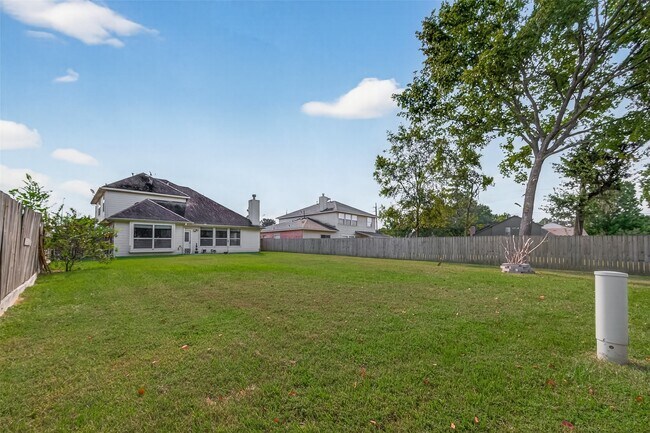 Building Photo - 19207 Pinewood Mist Ln