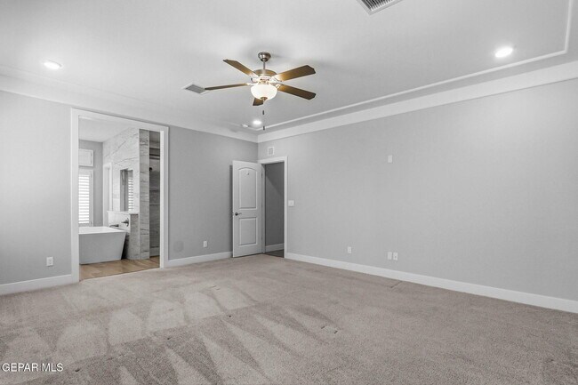 Building Photo - 13580 Lawkland St