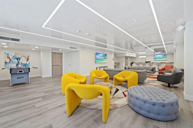 Building Photo - 340 Sunset Dr