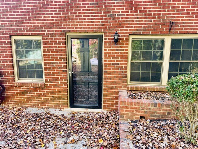 Primary Photo - Great Apartment in North Chesterfield