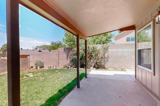 Building Photo - Picture Perfect 3 Bedroom Home in Southeas...