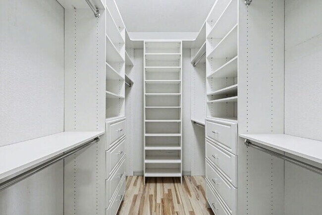 Building Photo - Spacious 5-Bedroom Home Backing to Open Space with Mountain Views