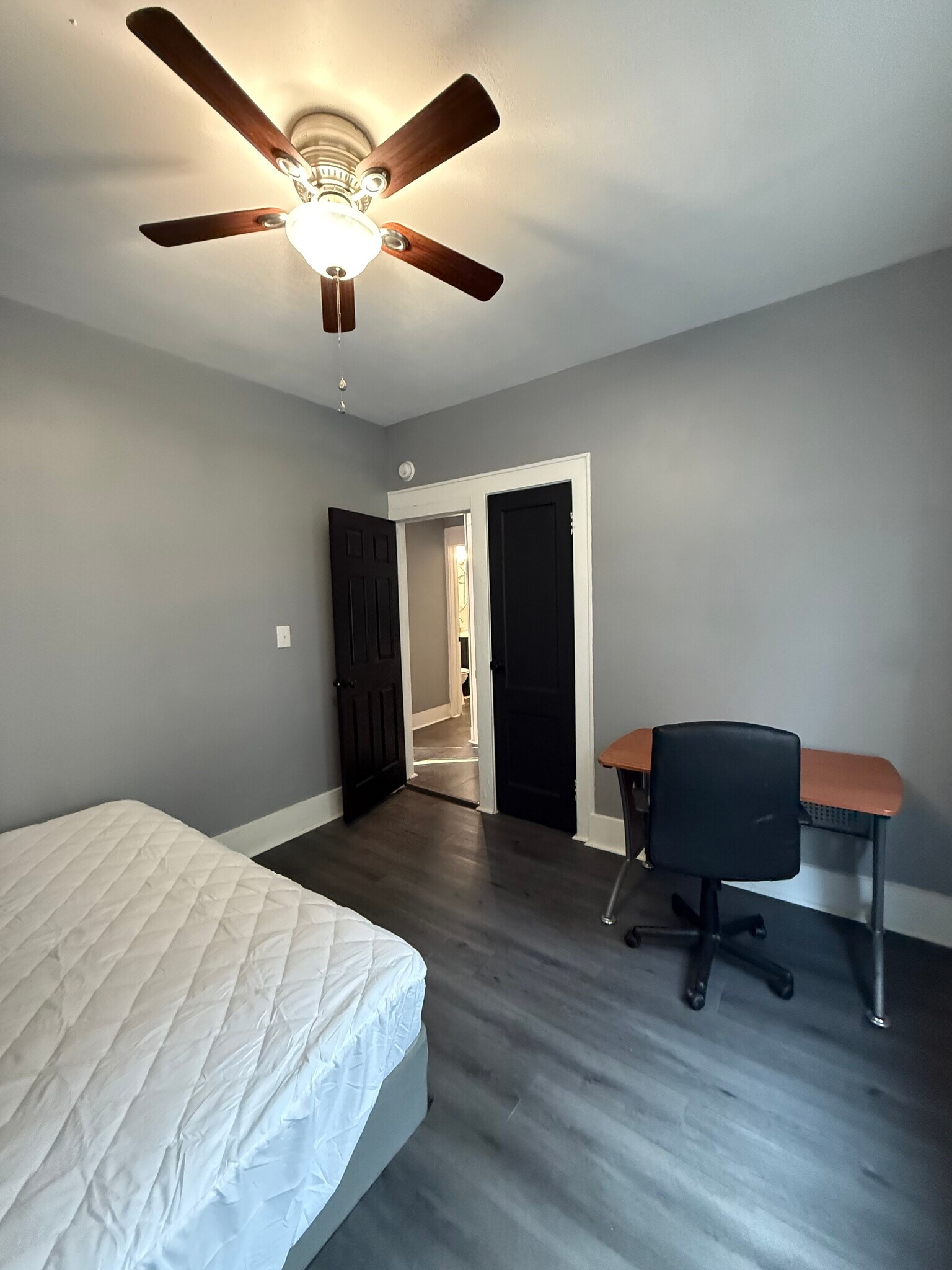 Building Photo - 1322 Madison St