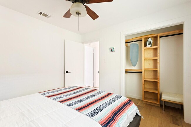 Building Photo - 2906 Westhill Dr