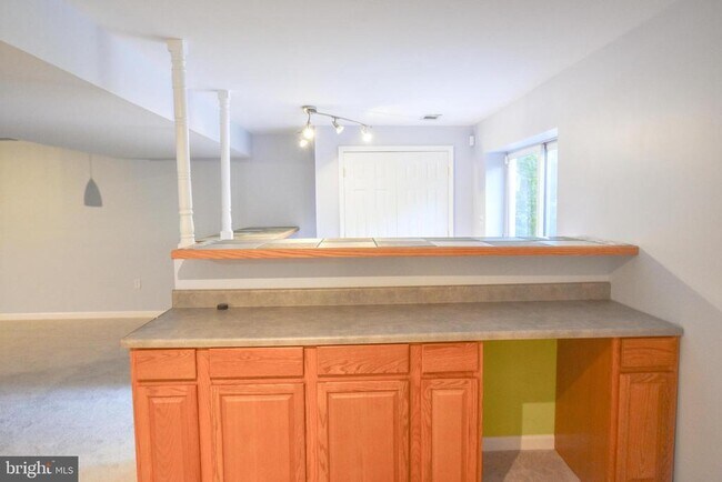 Building Photo - 42271 Bird Haven Dr