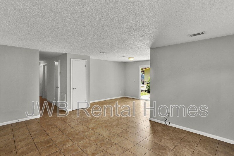 Building Photo - 3120 Mell Ct