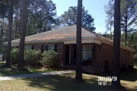Building Photo - 731 Crossway Cottages Ln