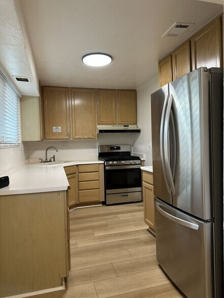 Building Photo - 832 Marion St