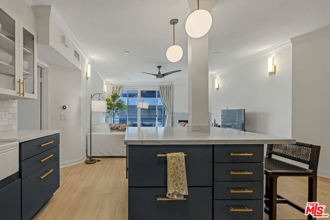 Building Photo - 20 Catamaran St