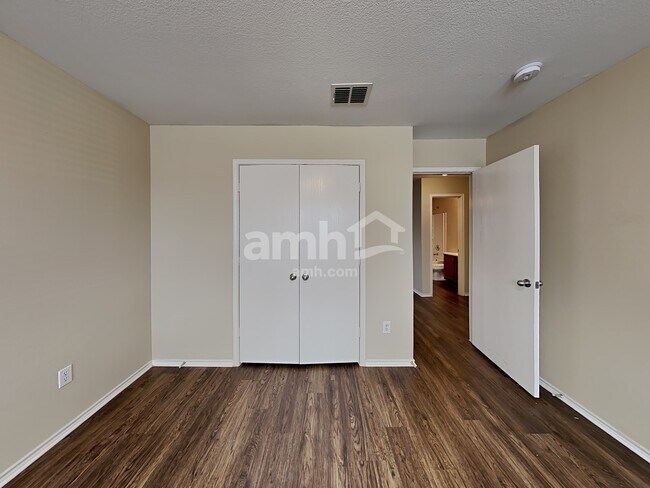 Building Photo - 8427 Cotton Valley Ln