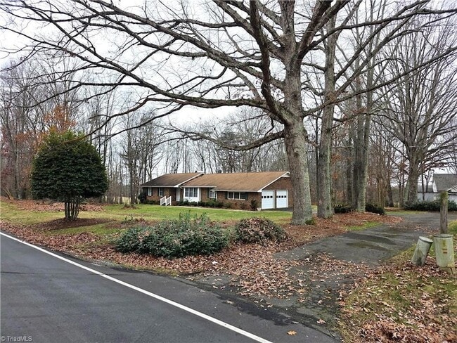 Building Photo - 1085 Brown Rd