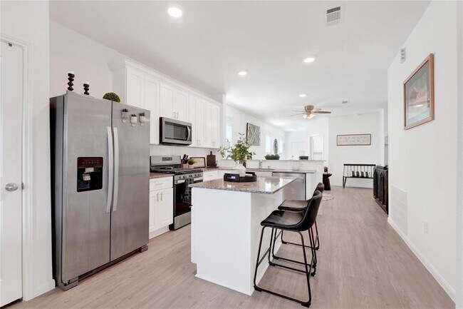 Building Photo - 23823 Escardilla Dr