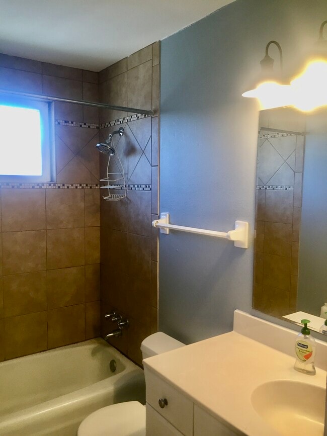 Building Photo - 305 35th Ave N