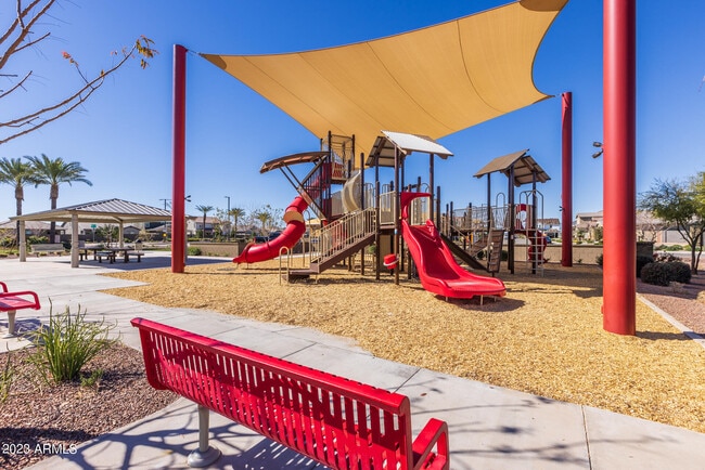 Building Photo - 15292 W Linden St