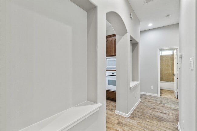Building Photo - 521 Ironwood Forest Dr