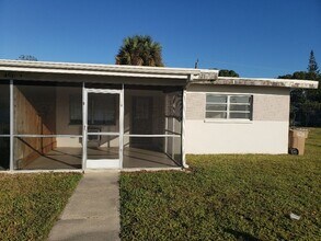 Building Photo - WR-2 Bliss Duplex