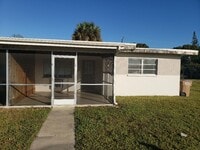 Building Photo - WR-2 Bliss Duplex