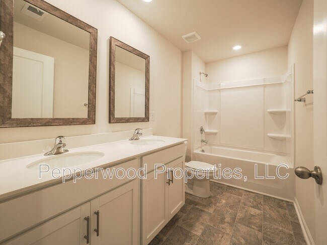 Building Photo - 1761 Rein Dr