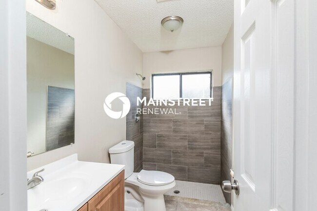 Building Photo - 3 Bedroom Pet-Friendly Home in North Port,...