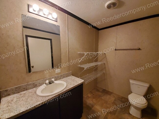 Building Photo - 3 bedroom house