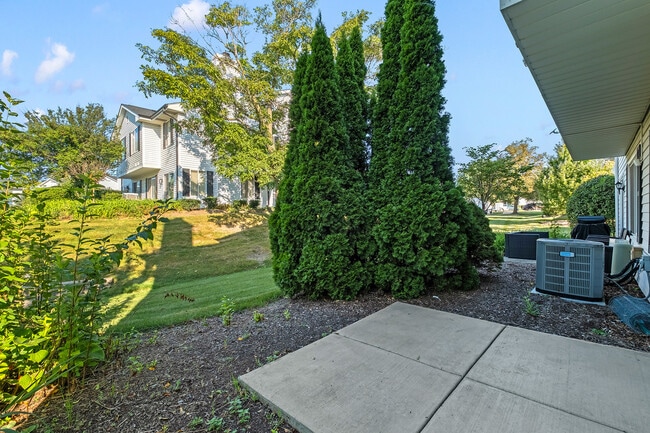 Building Photo - 7918 Knottingham Cir