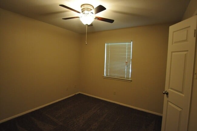 Building Photo - 3 Bedroom for rent in Lindale! Tour Today!