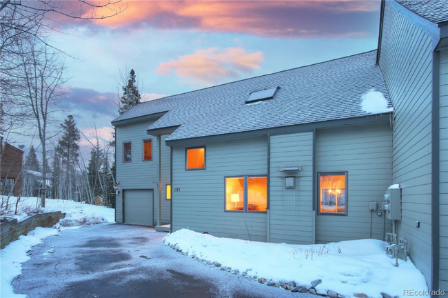 Primary Photo - 171 Burgundy Cir