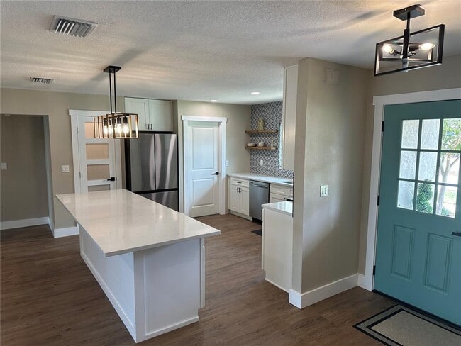 Building Photo - 8808 44th Ave Dr W