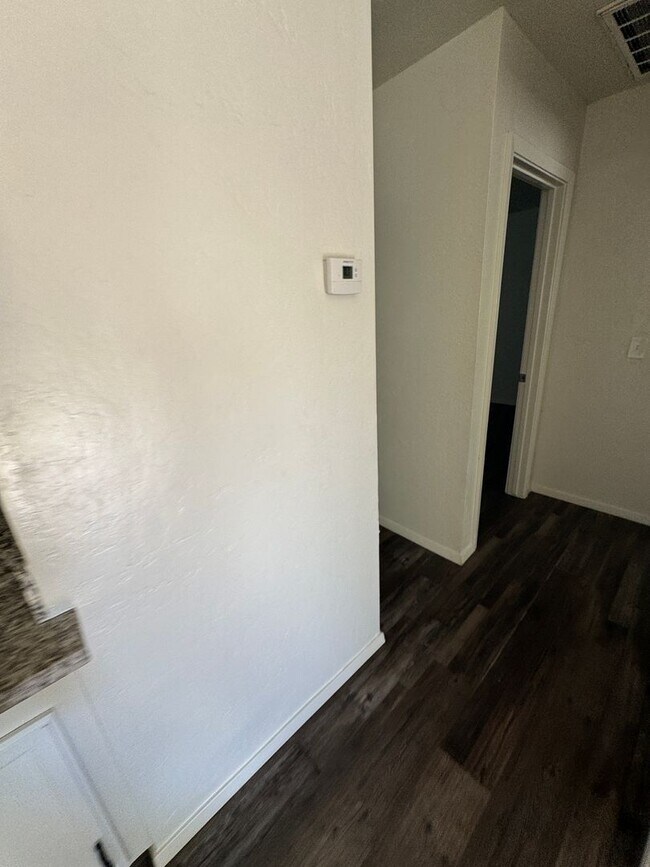 Building Photo - Bridge